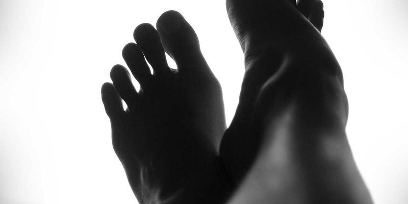 声音艺术沉浸式空间设计：艺术家如何通过声学建筑与感官叙事重塑展览体验