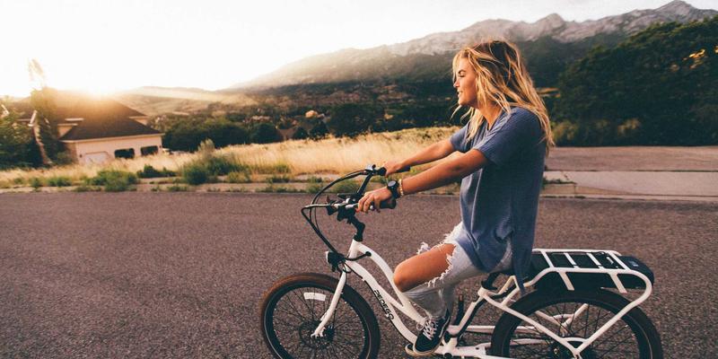 数字艺术展览如何重塑城市：Art Phoenix介入城市更新的社区凝聚力实践