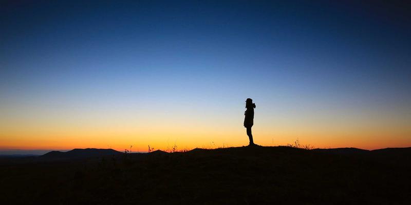 未来艺术新纪元：元宇宙虚拟美术馆的架构革新与文化策展逻辑